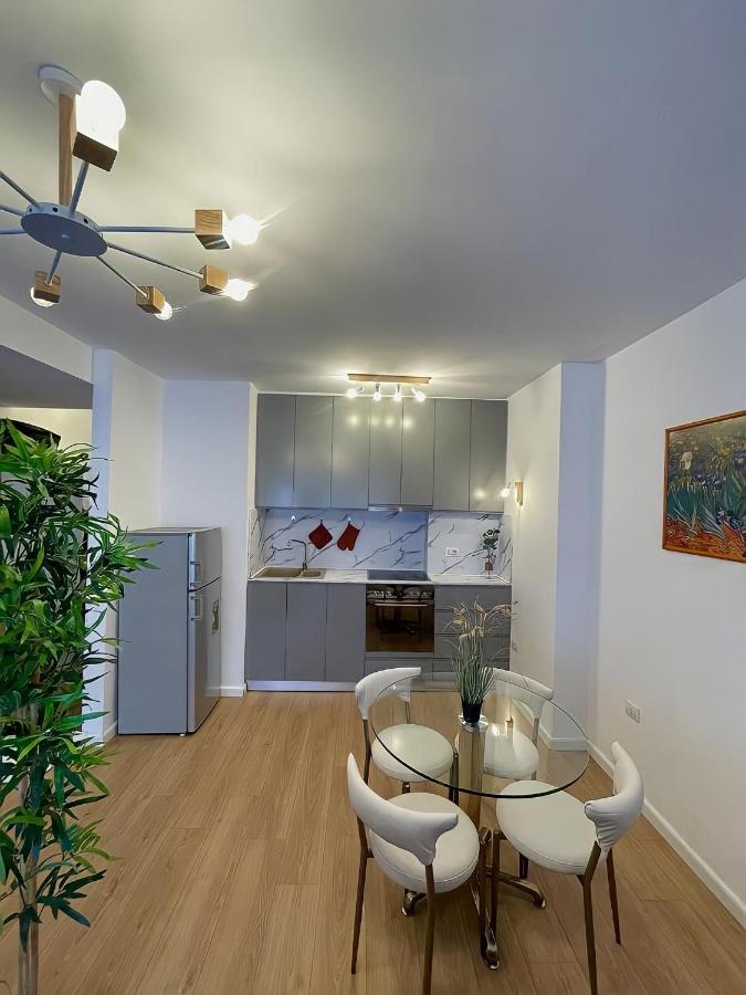 Studio Flat In The City Center Tirana Exterior photo